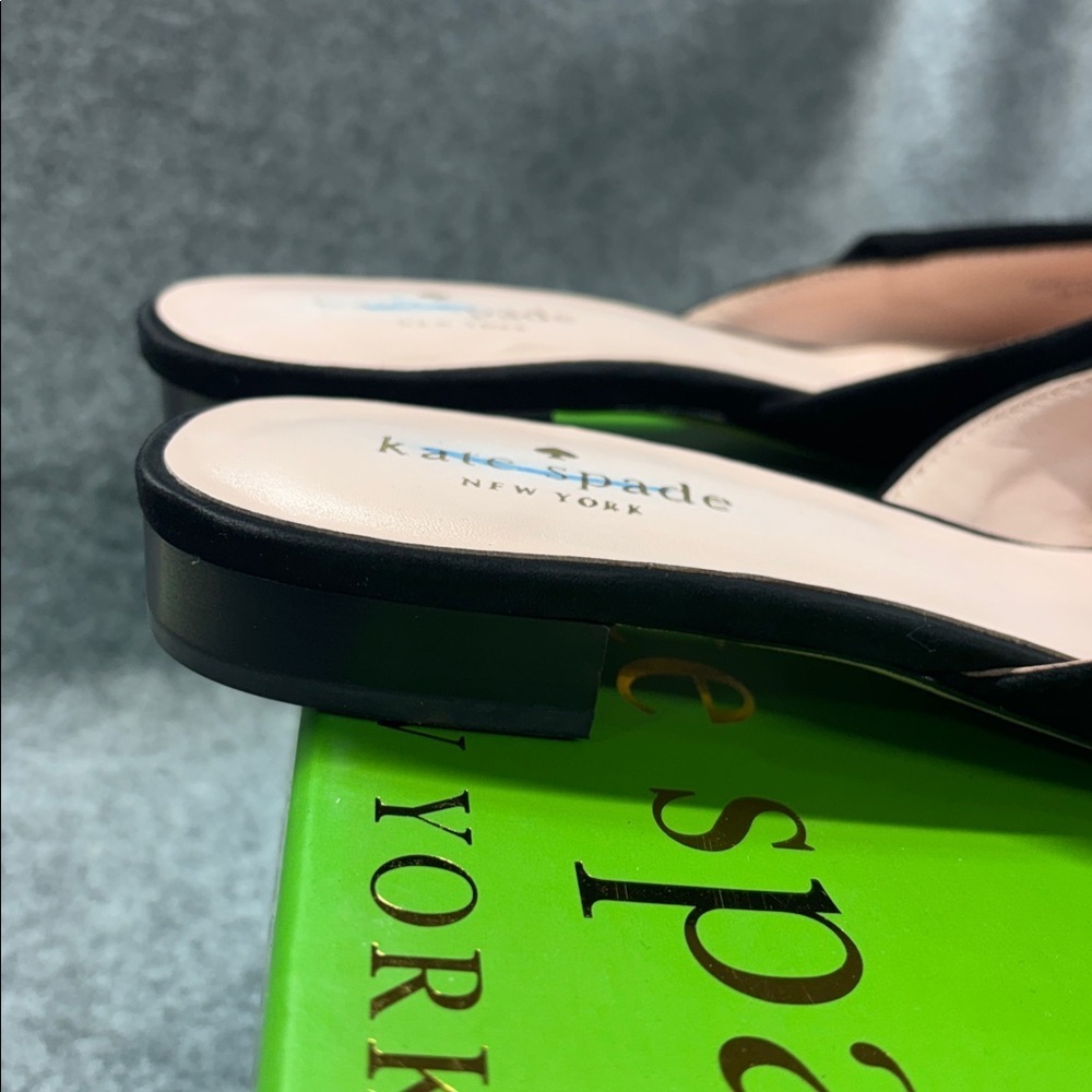 Kate Spade black suede pointed toe ruffled top mule shoes size 8 1/2 - Picture 4 of 11